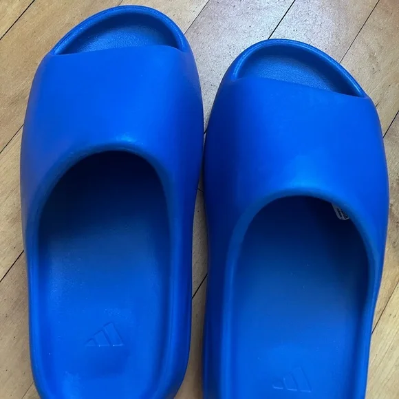 Yeezy Vibrant Blue Slide Sandals - Picture 2 of 2